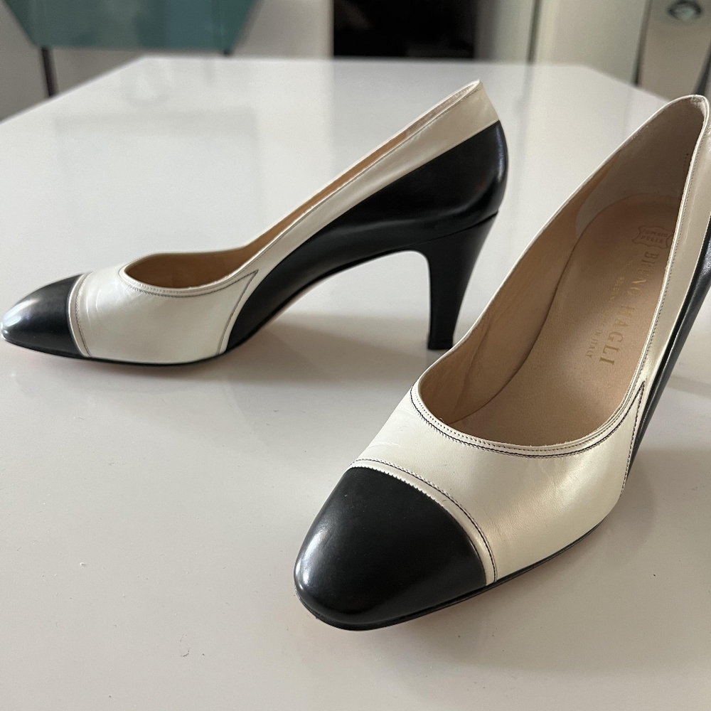 Vintage 80's black and white tuxedo Bruno Magli leather pumps